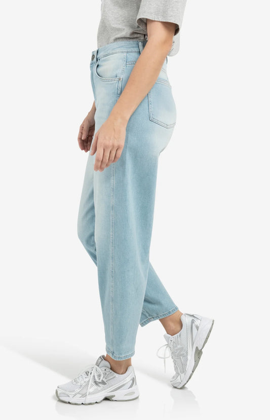 BARREL JEANS MET LICHTE WASSING | YAYA