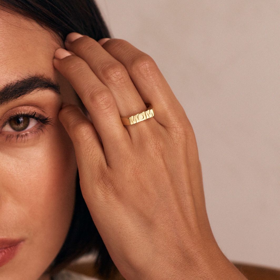 SIGNET RING MOM GOLD | EDBLAD