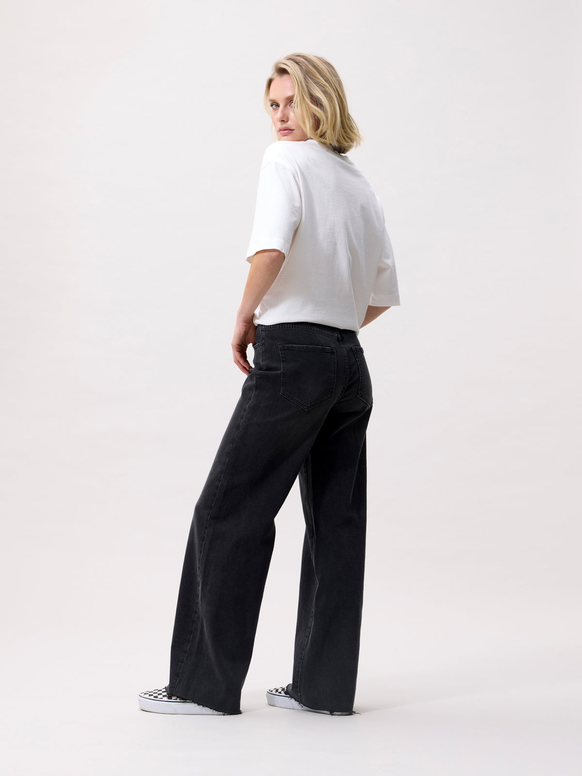 LOOSE FIT JEANS WASHED BLACK | CATWALK JUNKIE