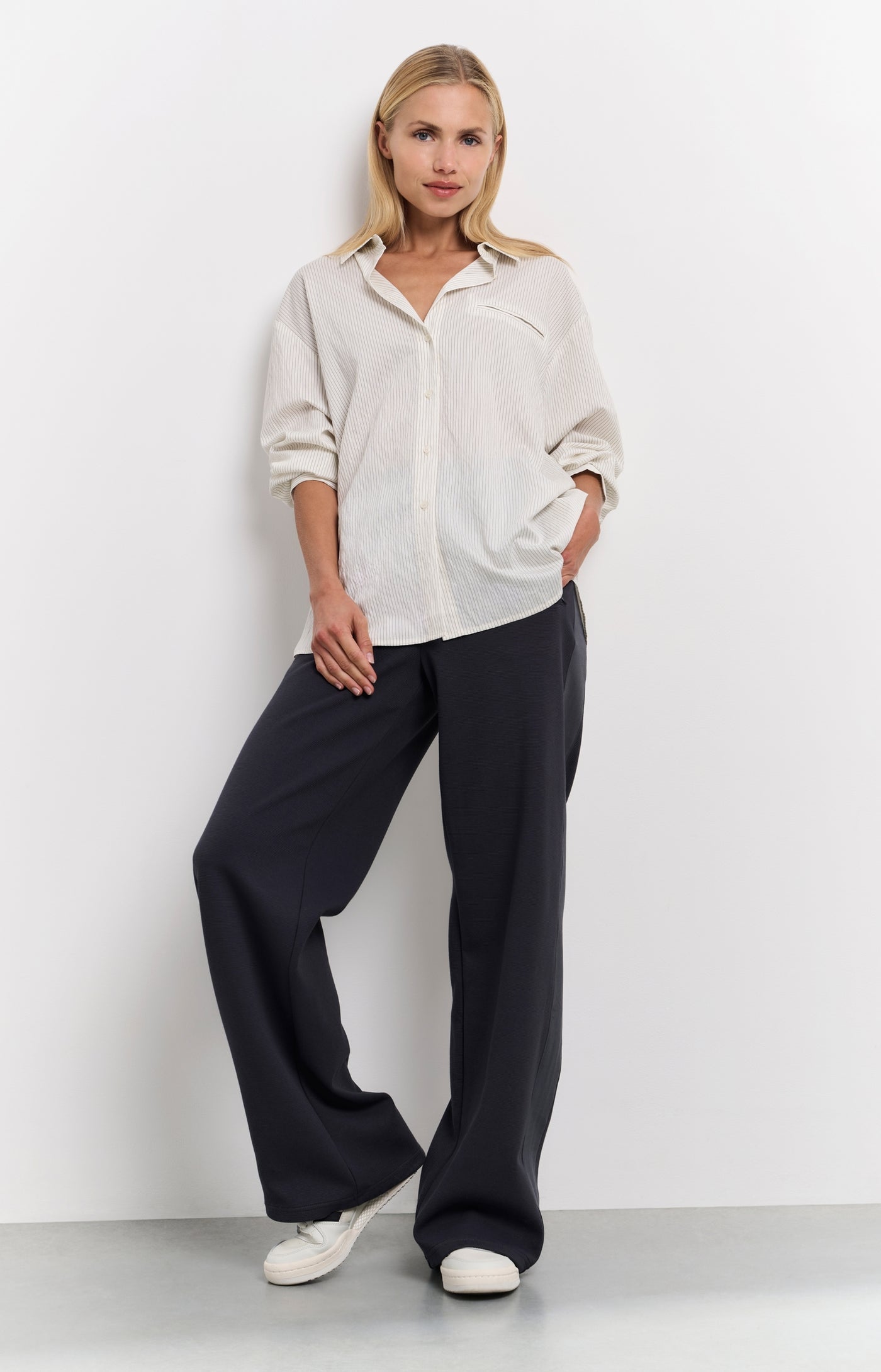 BROEK MET WIJDE PIJPEN EN HOGE TAILLE PHANTOM | YAYA