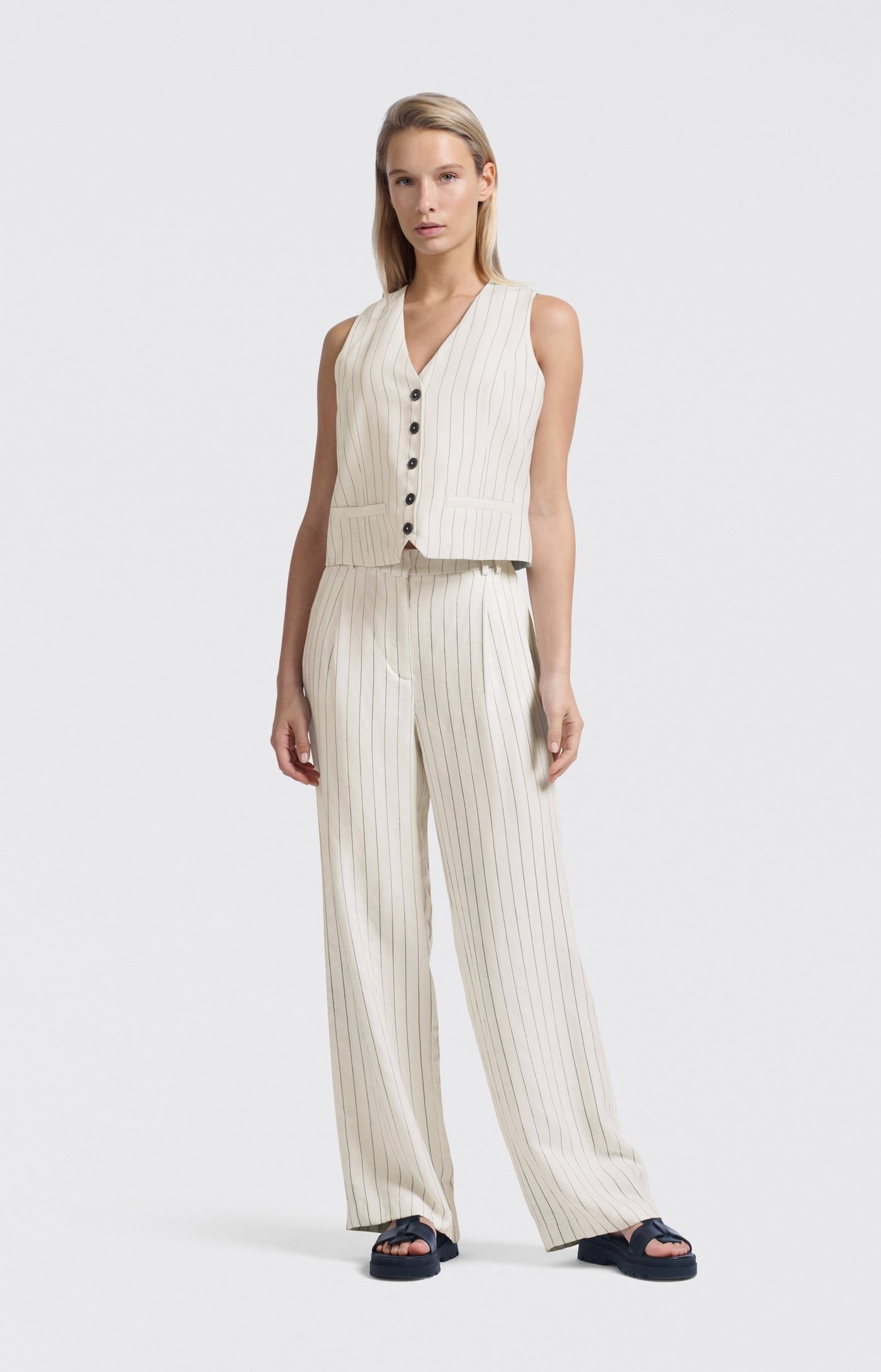 LINNENMIX GILET MET KRIJTSTREEP | YAYA