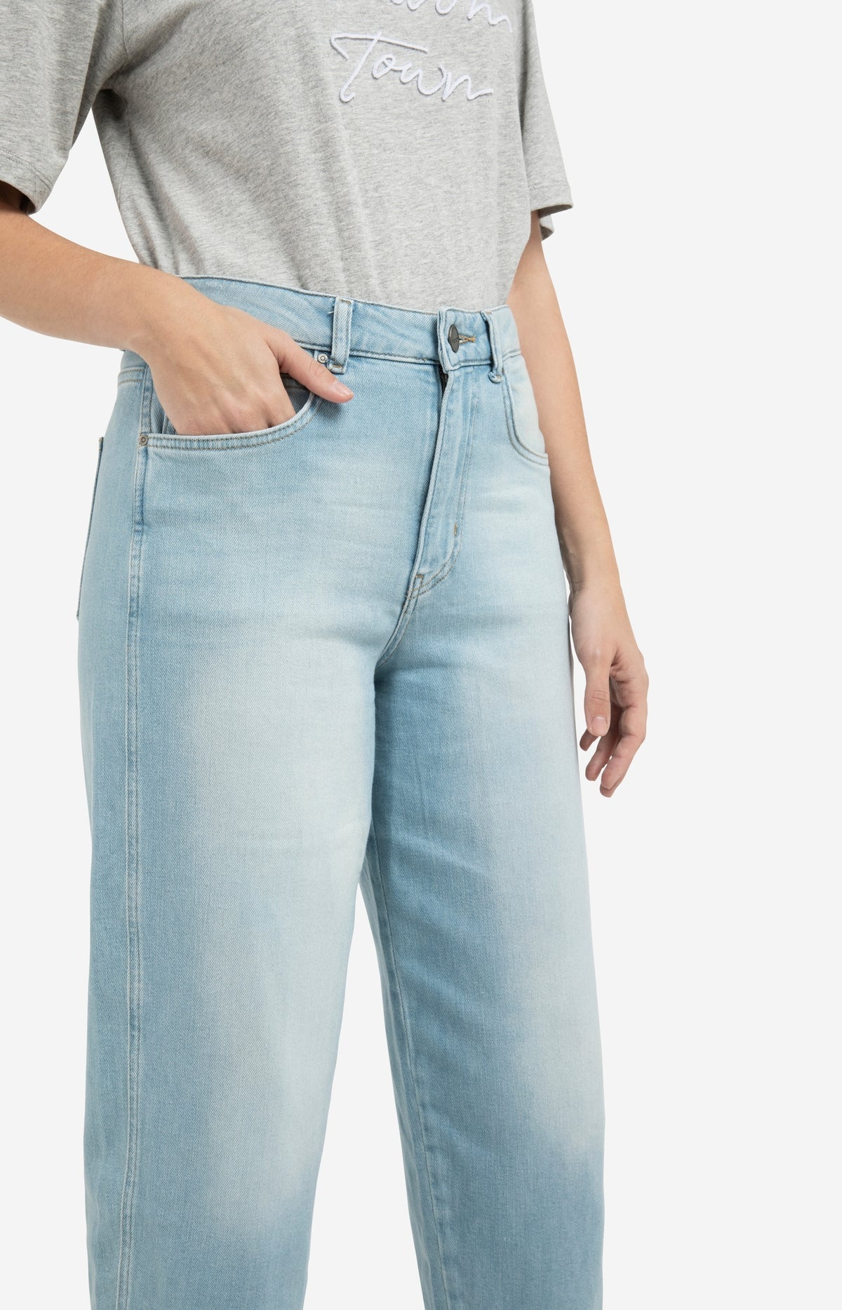 BARREL JEANS MET LICHTE WASSING | YAYA