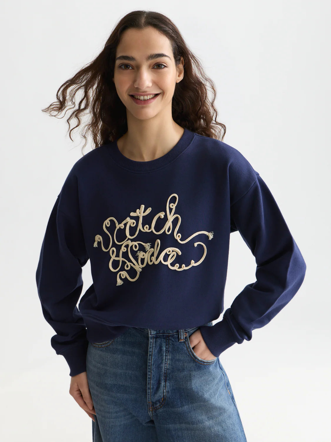 RIBBON EMBROIDERED LOOSE SWEATSHIRT| SCOTCH & SODA