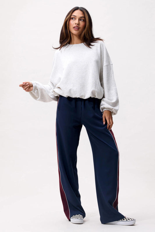 OVERSIZED GRAPHIC SWEATER | CATWALK JUNKIE
