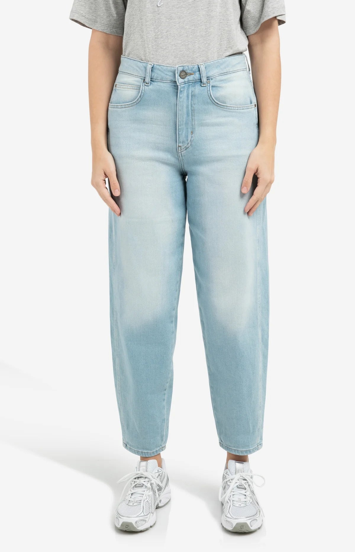 BARREL JEANS MET LICHTE WASSING | YAYA