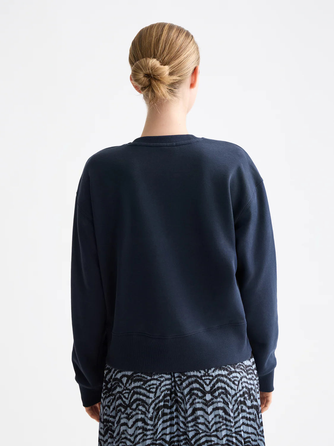 ELEVATED ARTWORK SWEATER SKY CAPTAIN | SCOTCH & SODA