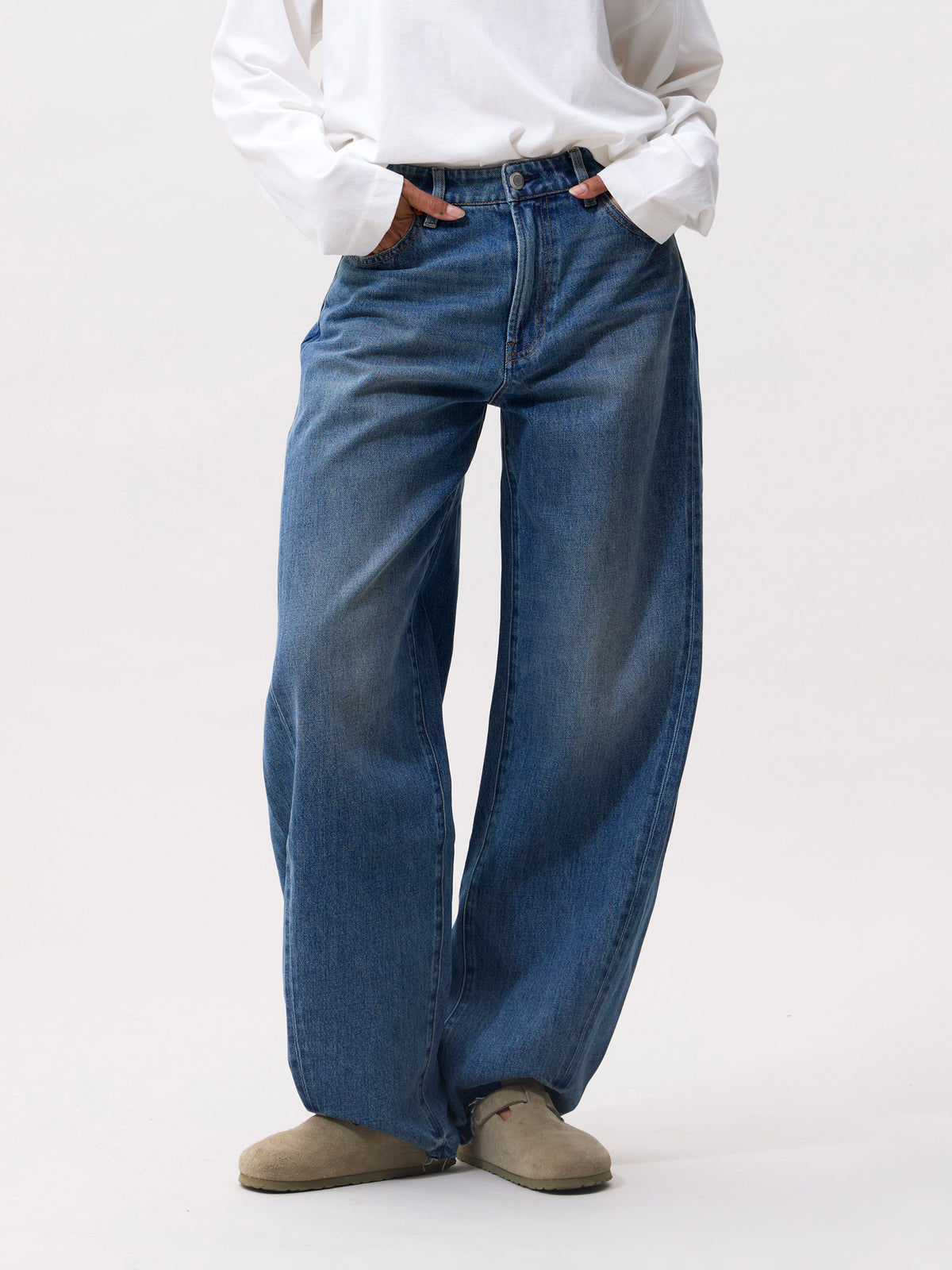 SUPER BARREL FIT JEANS MEDIUM BLUE | CATWALK JUNKIE