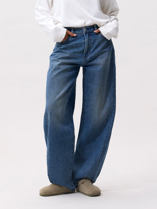 SUPER BARREL FIT JEANS MEDIUM BLUE | CATWALK JUNKIE