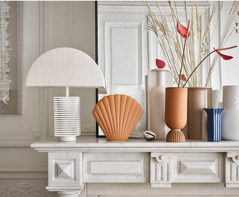 CERAMIC SHELL VASE TERRA | HK LIVING